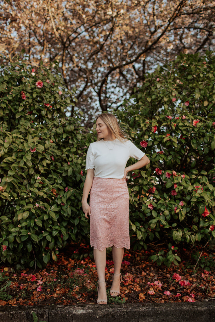 Hailey Lace Skirt in Mauve